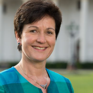 Margret Mergen im Fotoportrait in Nahaufnahme