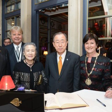 Mit Ban Ki Moon samt Gattin, dem dt. Medienpreisstifter Kögel und MP W. Kretschmann